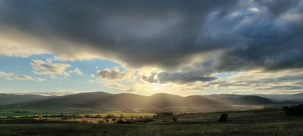 Snowy Mountains late April Update